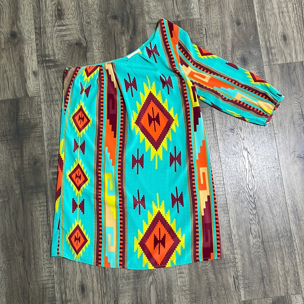 Vestique one shoulder dress